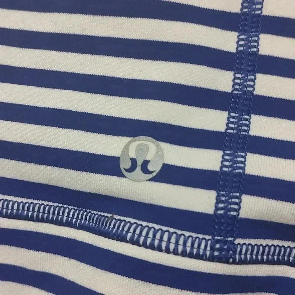 Lululemon Women's Size 6 In Stride Jacket Pigment Blue White Narrow Bold Stripe - Picture 3 of 4